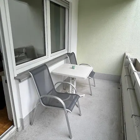 2-room With Balcony Within Walking Distance Of The Bridge