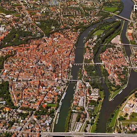 Appartement 2-room With Balcony Within Walking Distance Of The Bridge *